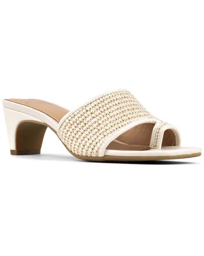 Donald Pliner Dalayna Toe Loop Sandal In White