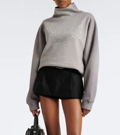 Acne Studios Brushed Cotton Fleece Funnel Neck Logo Sweatshirt With Balloon Hem In Gray