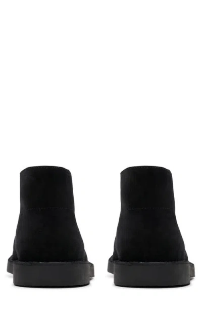 Clarks Shepton Chukka Boot In Black
