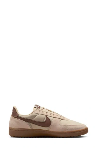 Nike Field General Se Sneaker In Pink