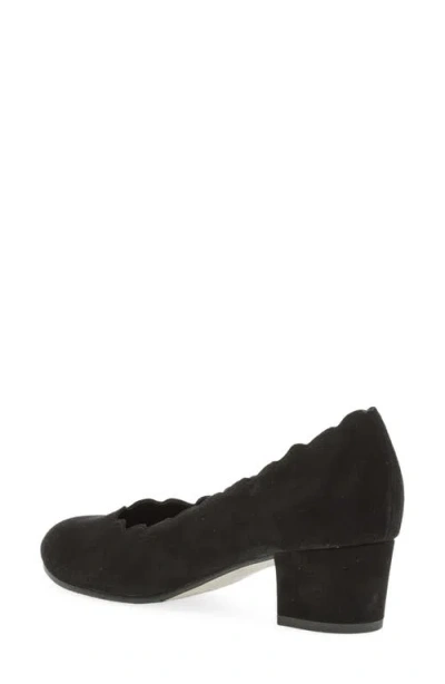 Gabor Scalloped Pump In Black