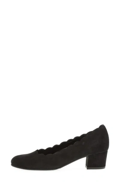 Gabor Scalloped Pump In Black