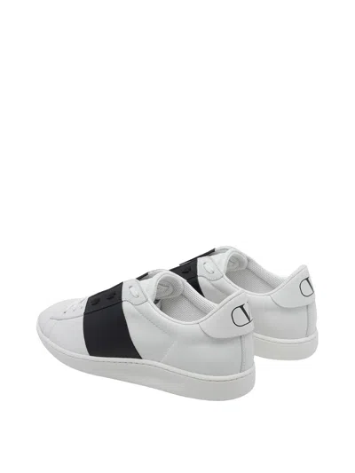 Valentino Garavani Minimalist Leather Sneakers With Contrasting Stripe Detail And Vlogo Signature In White