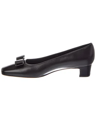 Ferragamo Iconic Bow Leather 40 Pump In Black