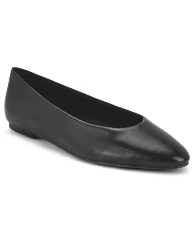 Nine West Valore Flat In Black