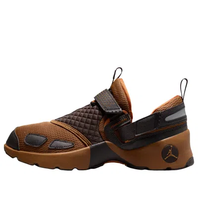 Jordan Trunner Lx Sneakers In Brown