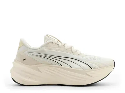 Puma Maxima Pro Running Sneaker In White
