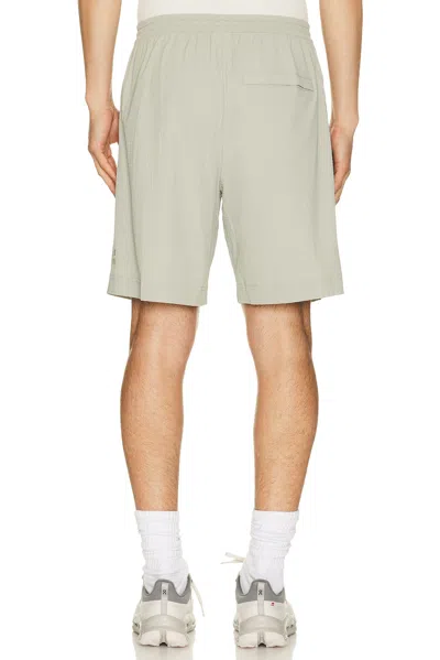 On Courtside Shorts Eaze In Gray