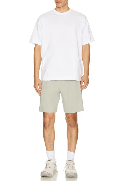 On Courtside Shorts Eaze In Gray