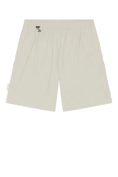 On Courtside Shorts Eaze In Gray