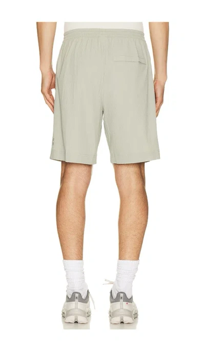 On Courtside Shorts Eaze In Gray