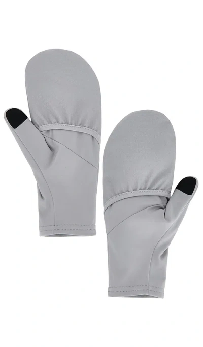 On Core Glove In Gray