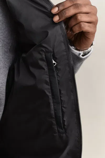 Gant Light Down Vest In Black