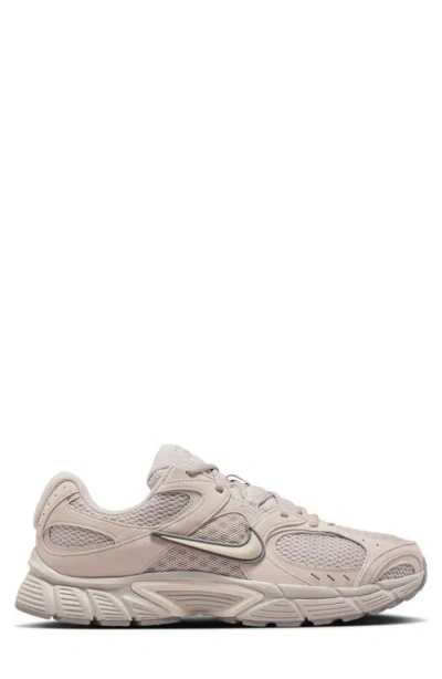 Nike V5 Rnr Mesh-panel Sneakers In Multi