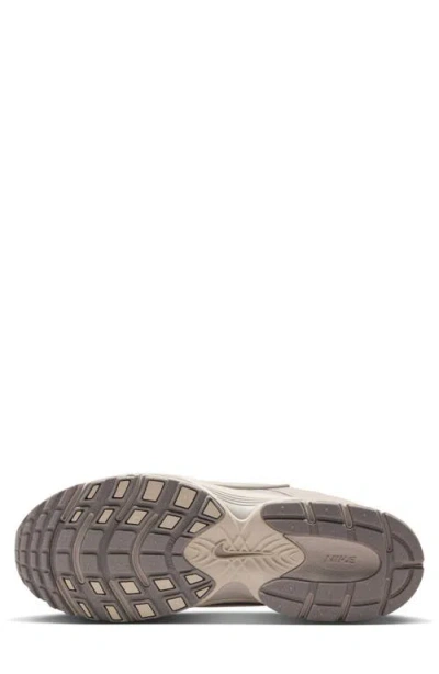 Nike V5 Rnr Mesh-panel Sneakers In Multi