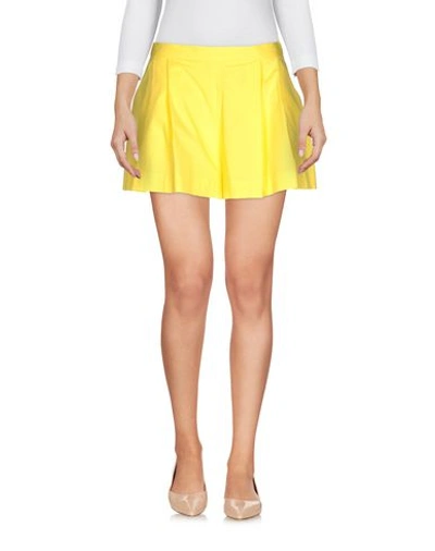 Boutique Moschino Shorts In Yellow