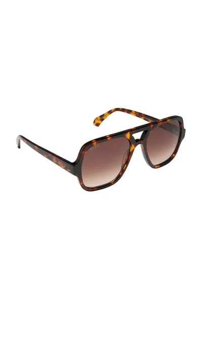 Diff Eyewear Layton Sunglasses In Red
