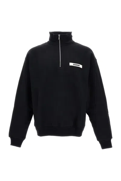 Jacquemus High Neck Zip Sweatshirt With Logo Detail And Gathered Cuffs In Black