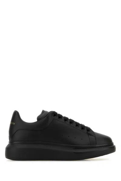 Alexander Mcqueen Men Black Oversize Sneakers With Logo Lettering On The Heel In Leather Man In Black