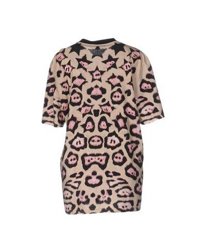Shop Givenchy T-shirts In Beige