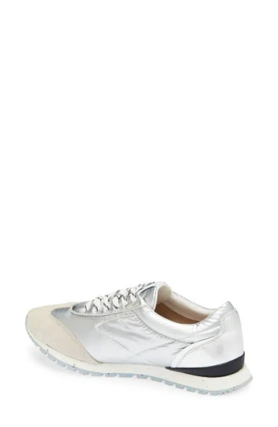 Vaneli Fifi Sneaker In White