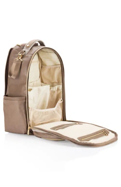 Itzy Ritzy Boss Plus Diaper Backpack In Brown