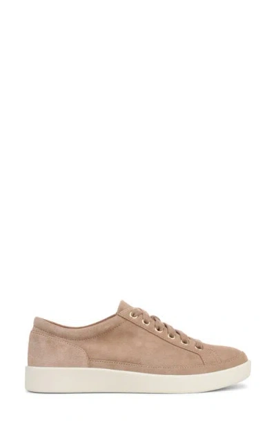 Vionic Winny Low Top Sneaker In Brown