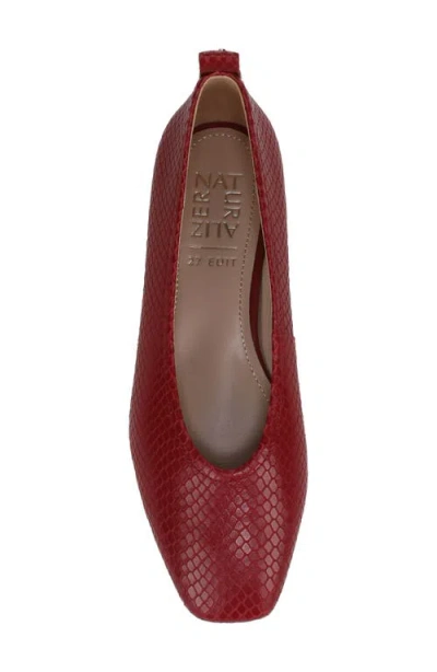 27 Edit Naturalizer Carla Flat In Burgundy