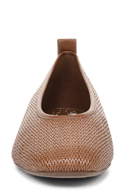 27 Edit Naturalizer Carla Flat In Brown