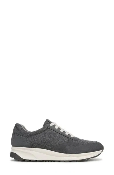 Naturalizer Shay Sneaker In Gray