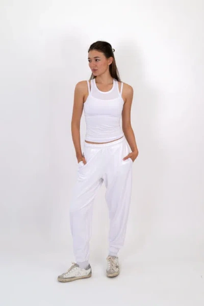 On/off Essentials The Essential Tank In White
