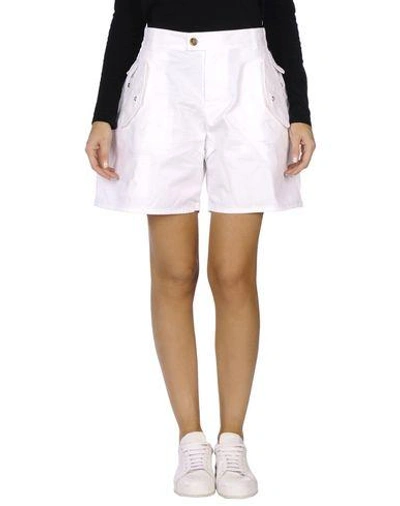 Shop Dsquared2 Woman Shorts & Bermuda Shorts White Size 6 Cotton