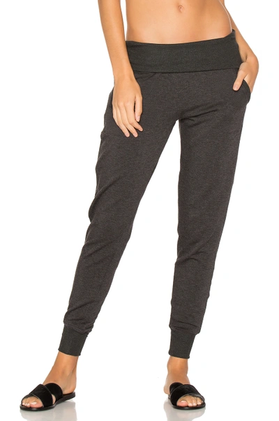 Beyond Yoga Cozy Fleece Fold-over Jogger Sweatpants In Charcoal Heather Grey