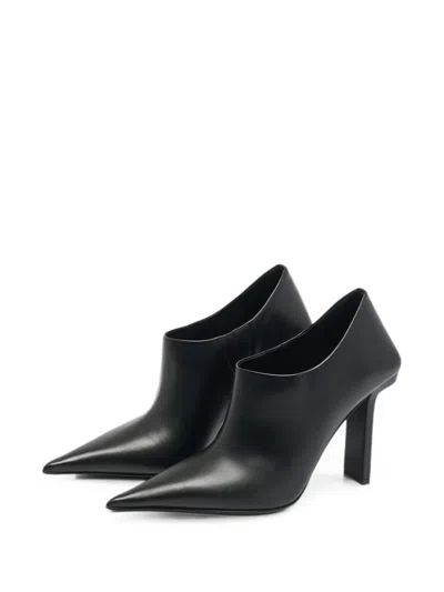 Pre-owned Versace Pointed-toe Ankle Boots In Black