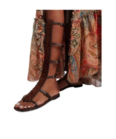 Gianvito Rossi Solid Color Flat Sandals In Brown