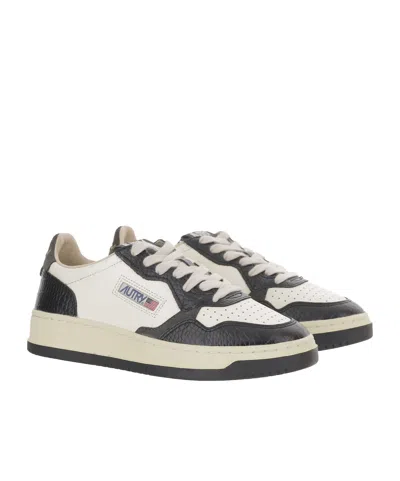 Autry Medalist Low Sneakers In Calf Leather With Perforated Toe In White