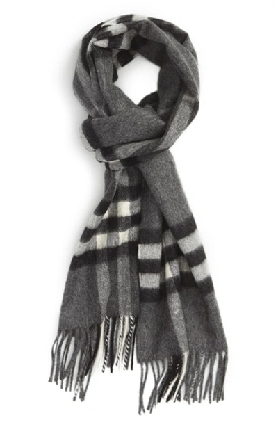 Burberry The Classic Check Cashmere Scarf In Mid Grey