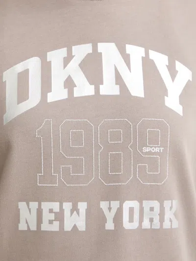Dkny Logo-print Sweatshirt In Neutral