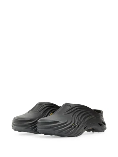 Crocs Echo Wave Mules In Black