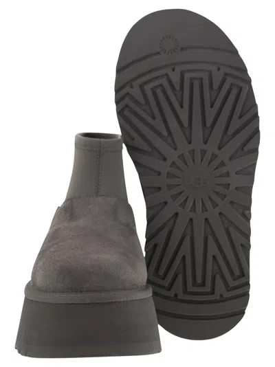 Ugg Classic Mini Dipper Boots In Gray