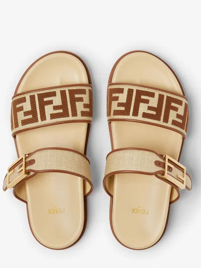Fendi Feel Beige Raffia-effect Material Slides In Neutral