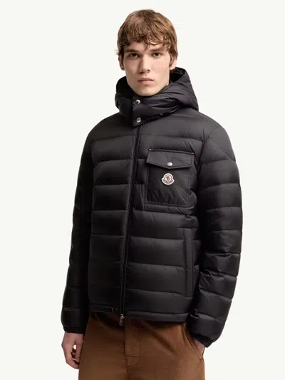 Moncler Verith Quilted Down Jacket In Black