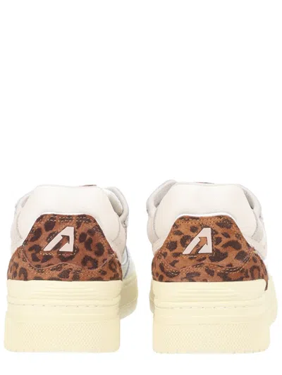 Autry "clc Low" Sneaker In White
