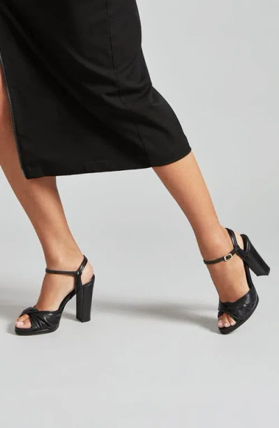 Elizee Elizée Simone Sandal Leather Platform Heel In Black