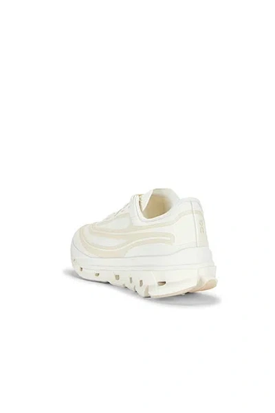On Off-white Cloudflow 5 Ad Sneakers