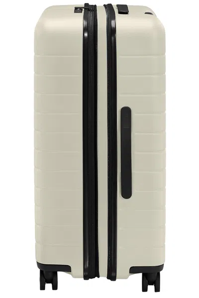 Away Medium Flex In White