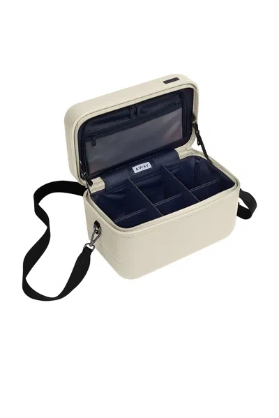 Away Train Case In White