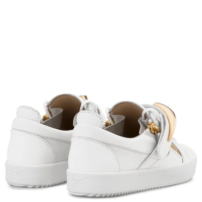 Shop Giuseppe Zanotti - White Calfskin Low-top Sneaker With Gold Accessory Randall