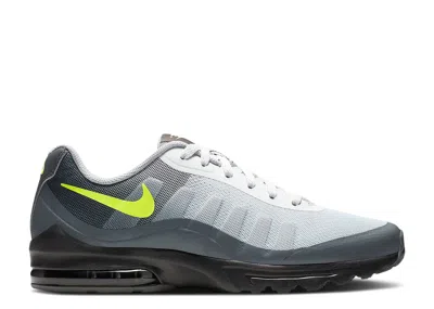 Nike Air Max Invigor Sneaker In Gray