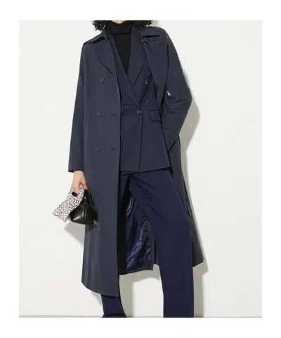 Maxco. In Black